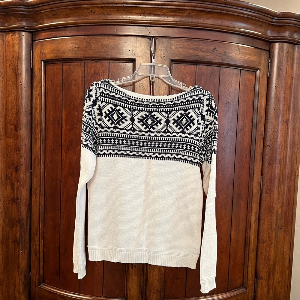 Sweater by Lauren   Size large